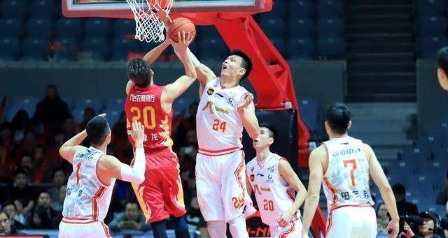  德甲收官战悬念迭起冠军归属最后时刻见分晓